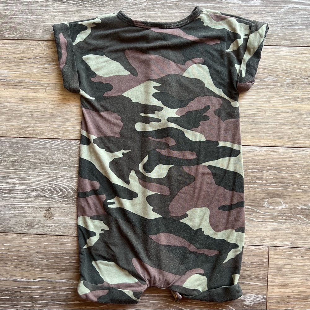 Lou Lou & Company Camo Roger Romper (12-24M) 🤎 - Picture 4 of 4